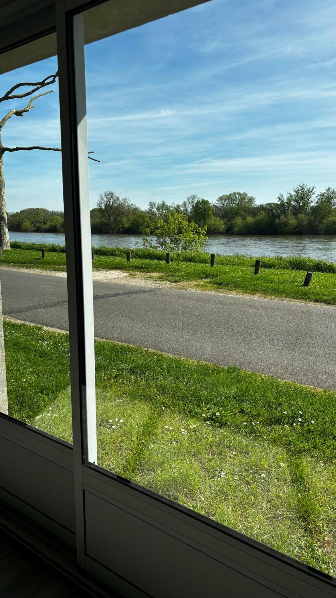 Studio Vue Sur Loire Beaugency Exterior photo