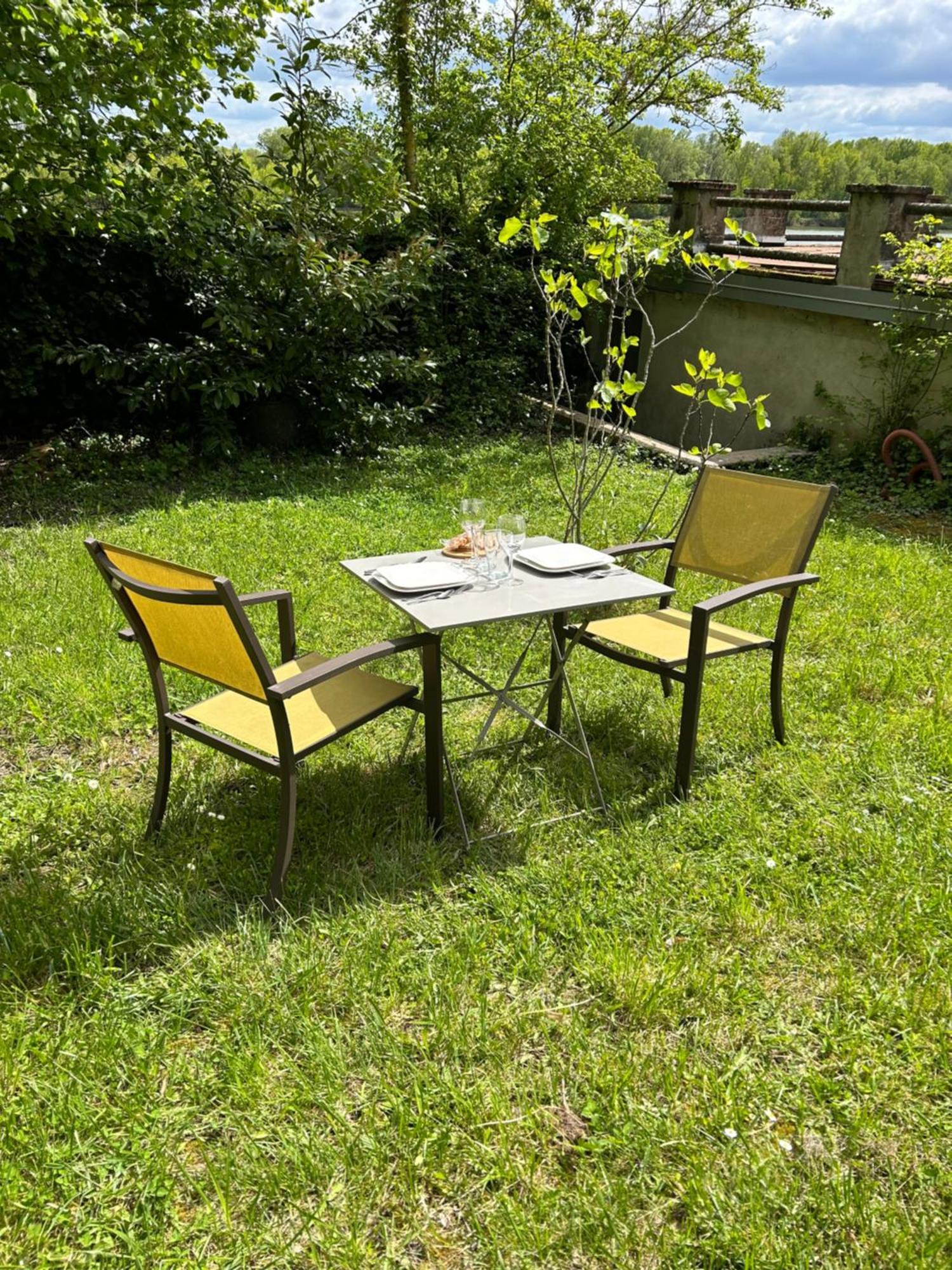 Studio Vue Sur Loire Beaugency Exterior photo